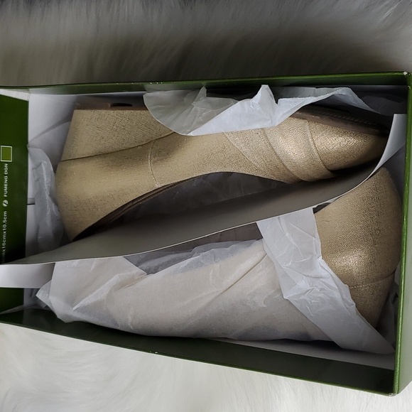 Coach & Four Gold Linen Sammy Wedge Heels with original box - Picture 9 of 9
